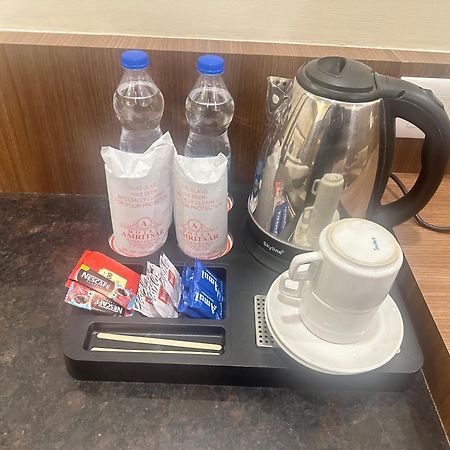 Hotel Amritsar International 2 Min Walk From Amritsar Bus Stand Exteriör bild