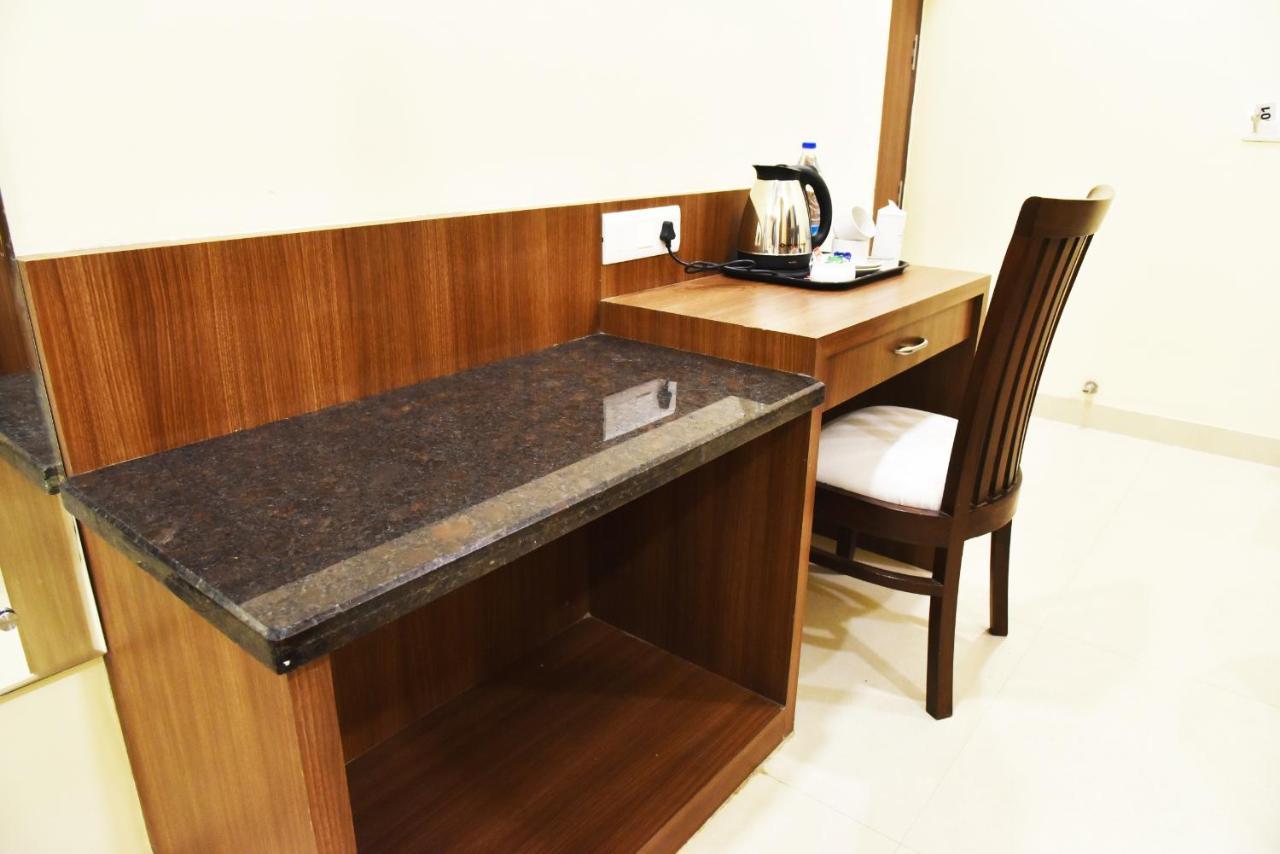 Hotel Amritsar International 2 Min Walk From Amritsar Bus Stand Exteriör bild