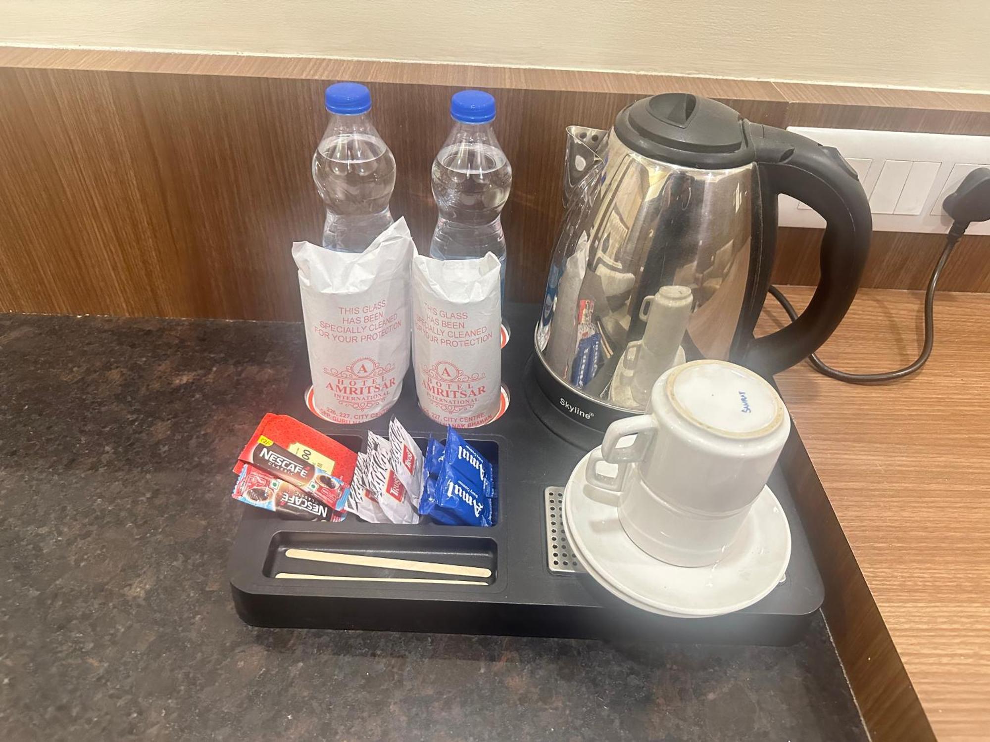 Hotel Amritsar International 2 Min Walk From Amritsar Bus Stand Exteriör bild