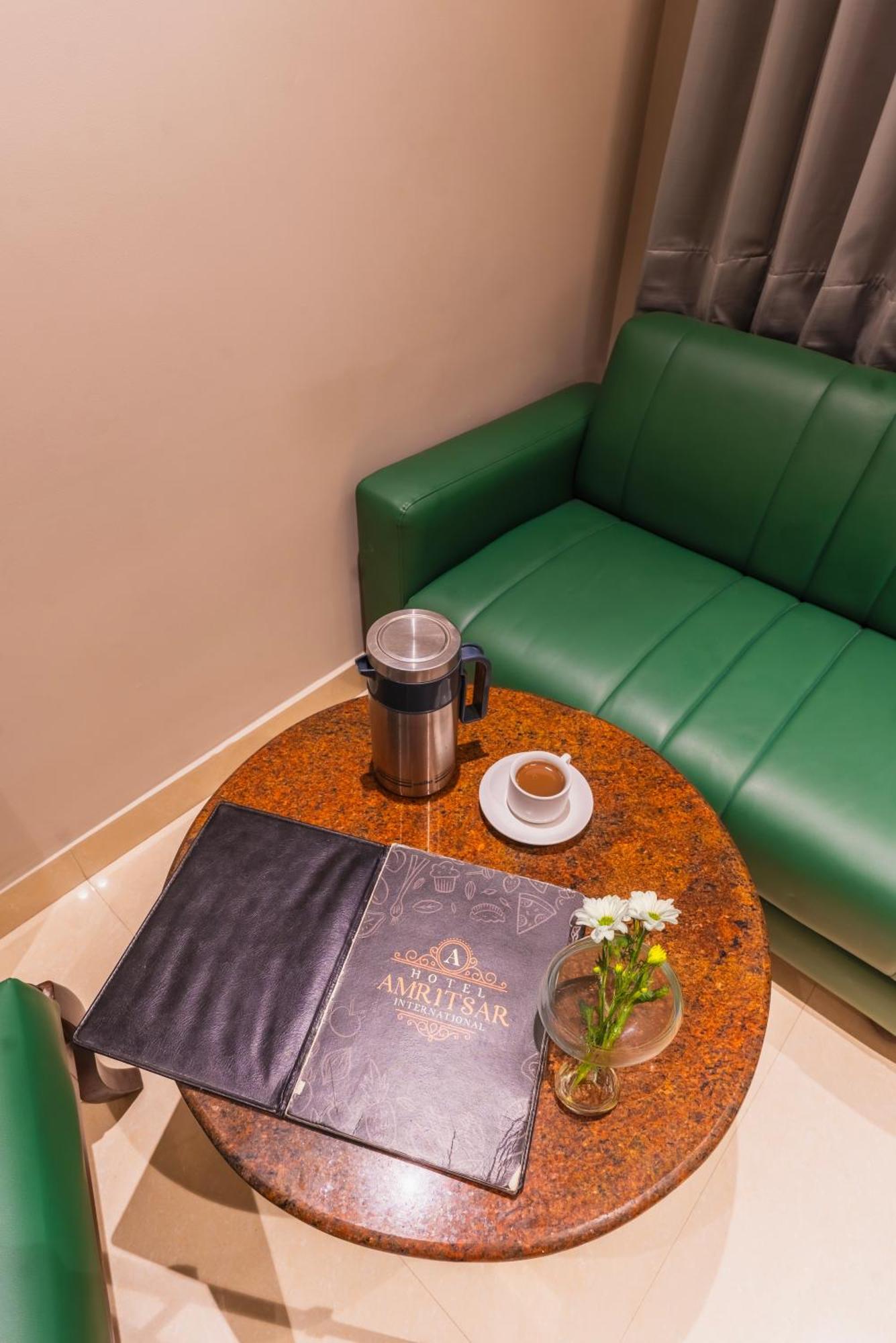 Hotel Amritsar International 2 Min Walk From Amritsar Bus Stand Exteriör bild
