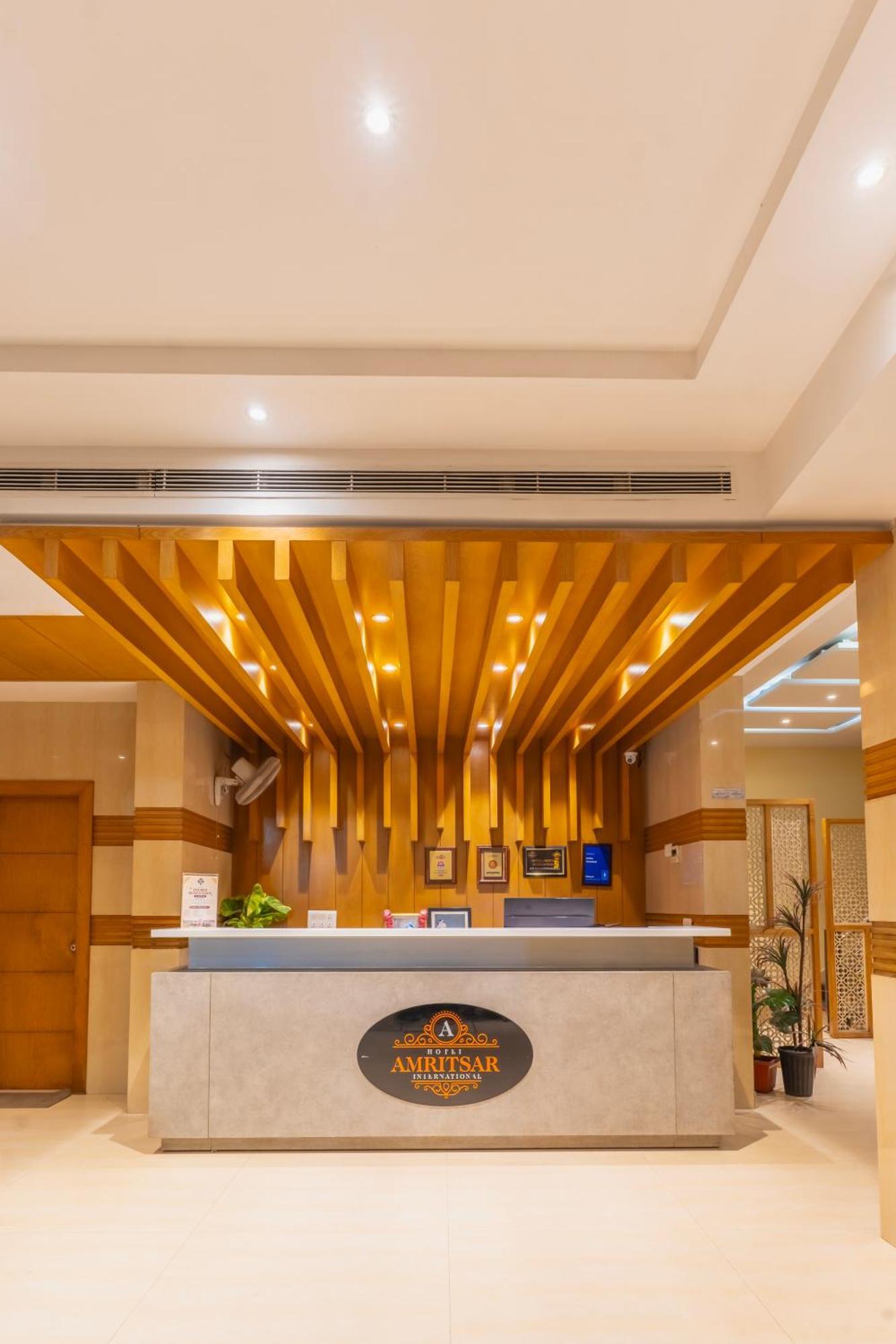 Hotel Amritsar International 2 Min Walk From Amritsar Bus Stand Exteriör bild