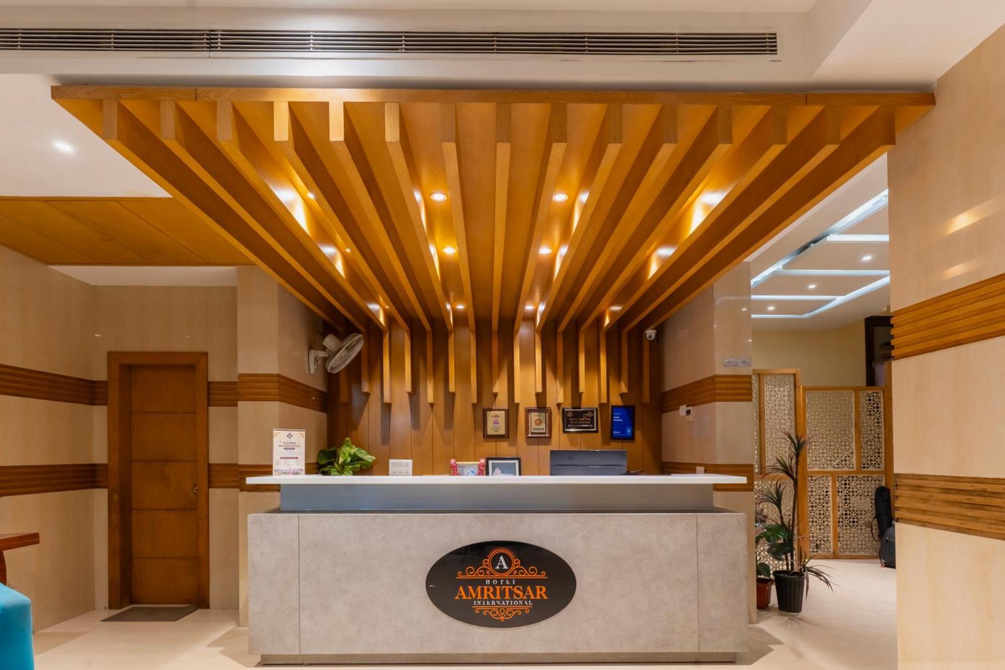 Hotel Amritsar International 2 Min Walk From Amritsar Bus Stand Exteriör bild