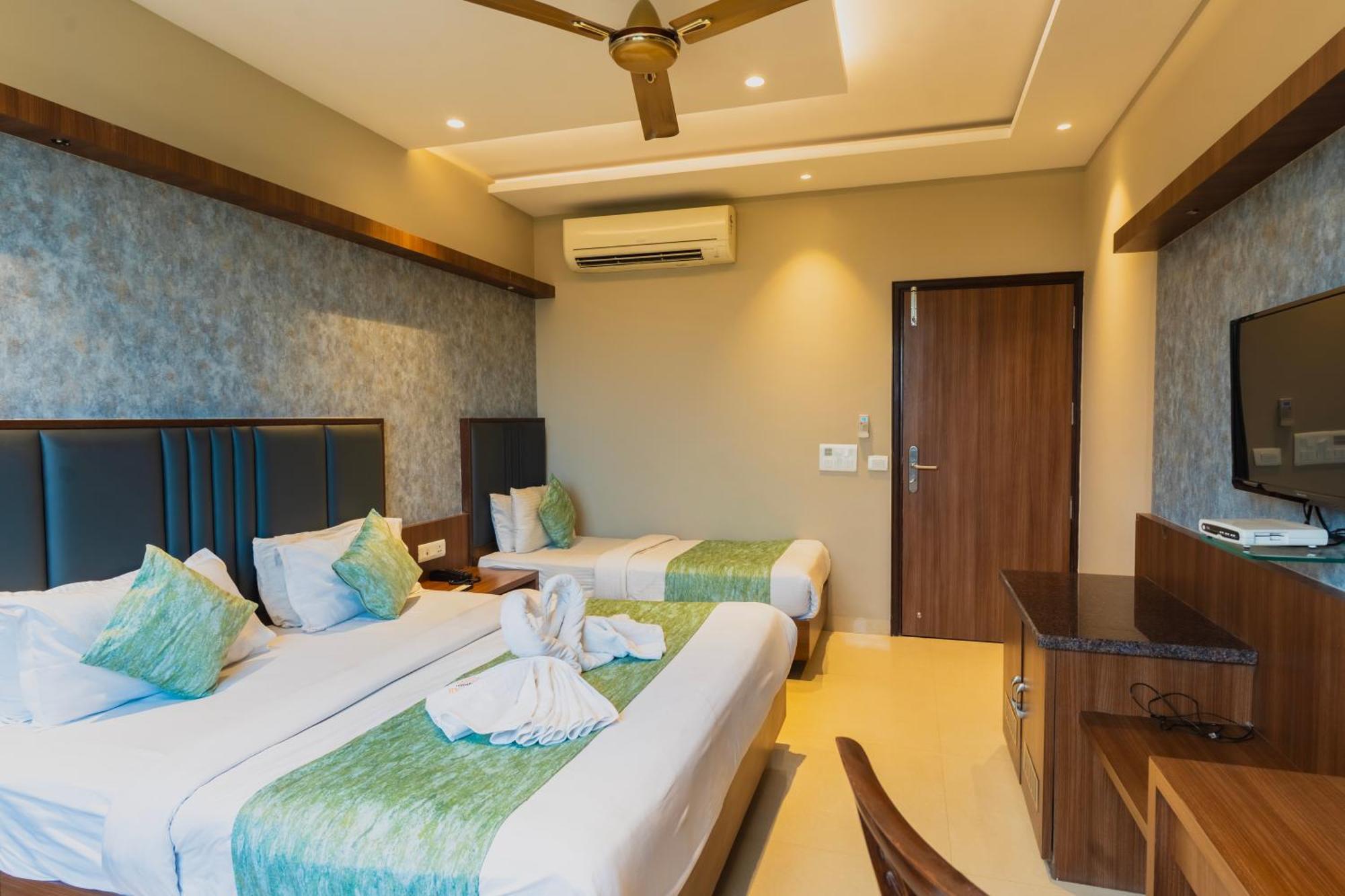 Hotel Amritsar International 2 Min Walk From Amritsar Bus Stand Exteriör bild