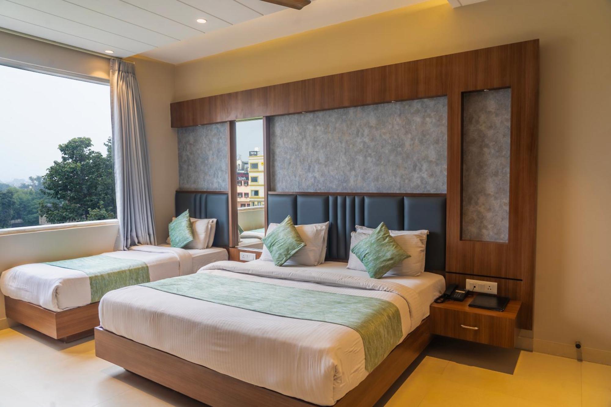 Hotel Amritsar International 2 Min Walk From Amritsar Bus Stand Exteriör bild