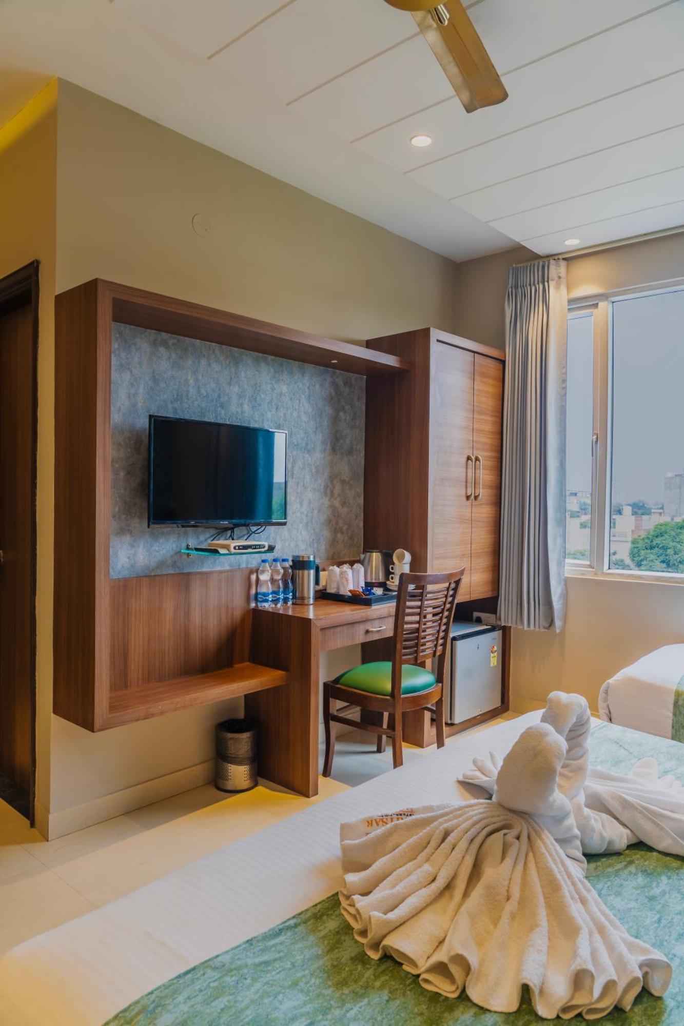 Hotel Amritsar International 2 Min Walk From Amritsar Bus Stand Exteriör bild
