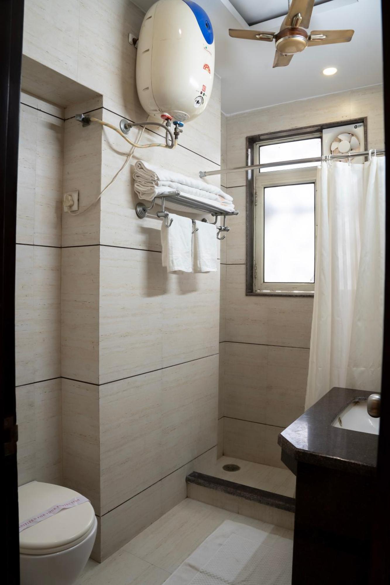 Hotel Amritsar International 2 Min Walk From Amritsar Bus Stand Exteriör bild